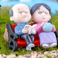 Mini figure grandparents 1 set ( grandpathers and bench)